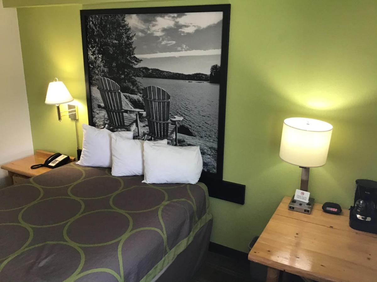 Super 8 By Wyndham Powell Hotel Екстериор снимка