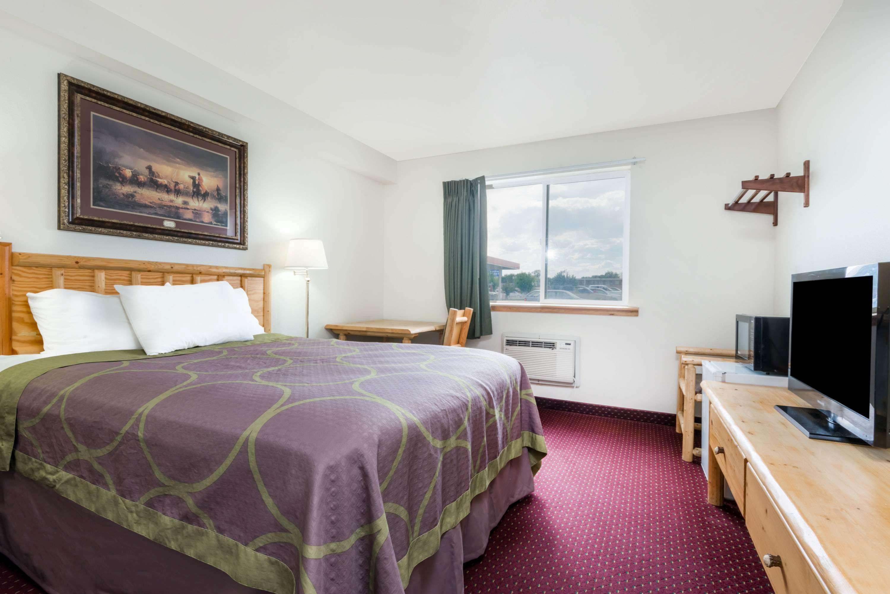 Super 8 By Wyndham Powell Hotel Екстериор снимка